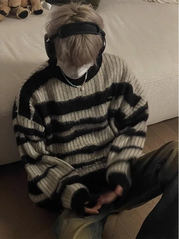 

Men's Winter Thiened Lazy Sle Striped Camere Sweater Design American Retro Outerwear Casual Loose Fit Soft Polyester