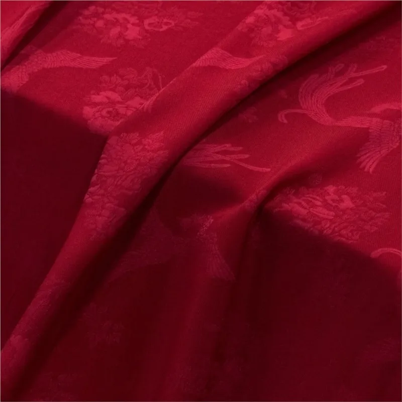 A new Chinese-style cheongsam fabric with bright red jacquard silk stretch satin and crepe