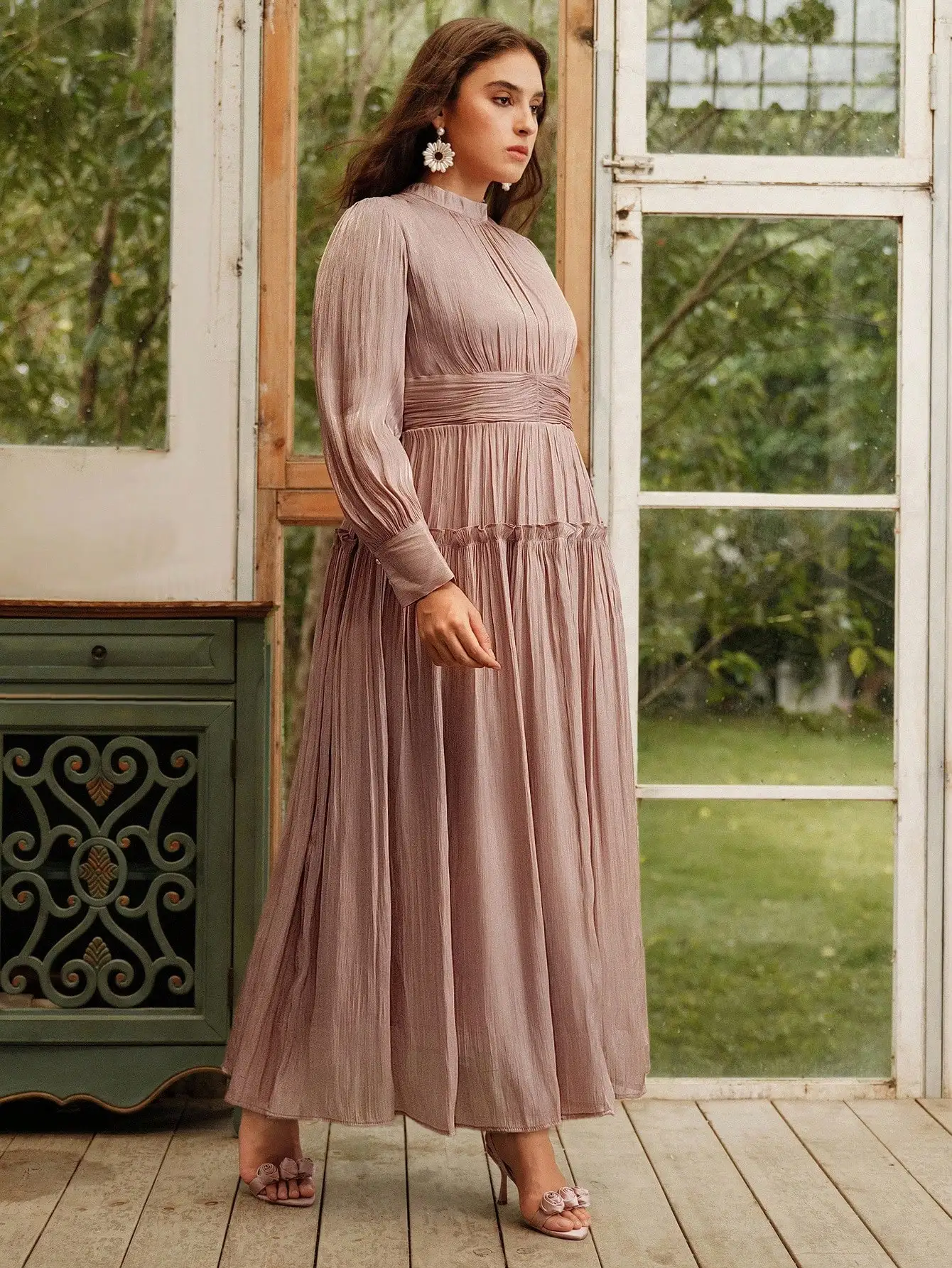 

Женское длинное платье больших размеров с пышными рукавами, плиссированной талией и высоким воротником для вечерних мероприятий