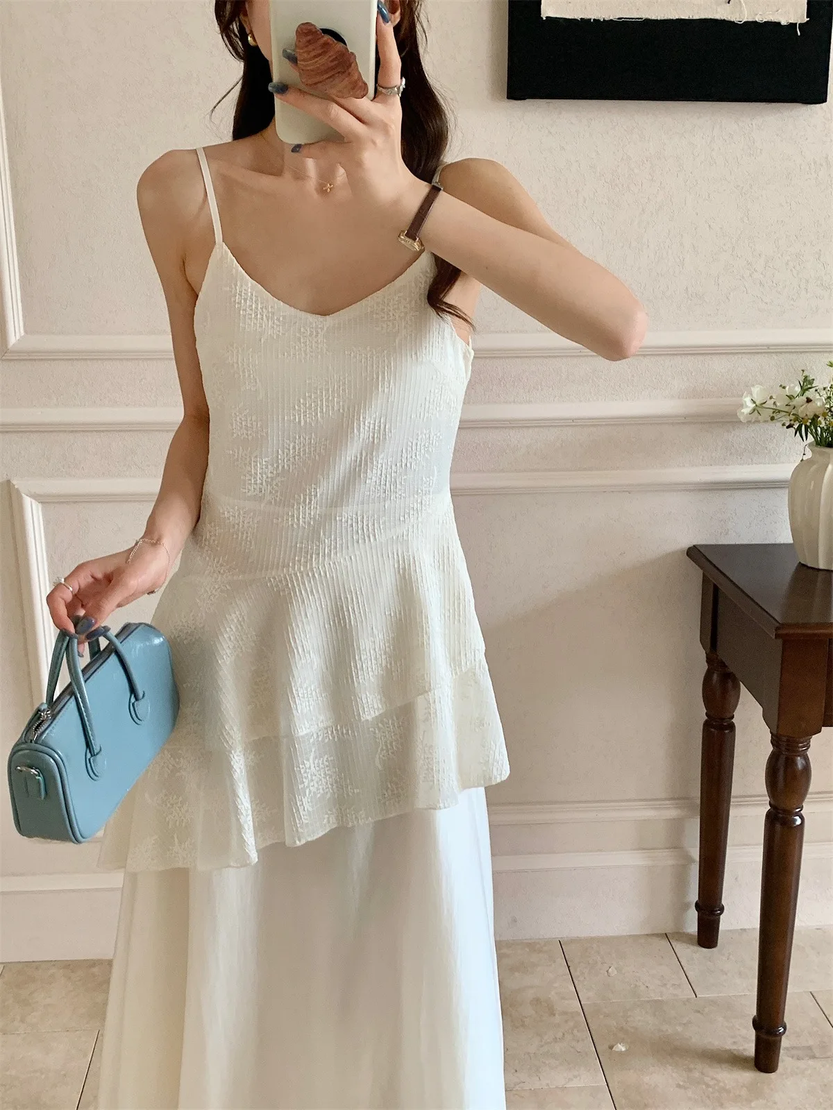 Ele besticktes Blumen-langes Dr-Sommerkleid für Damen, unregelmäßiger Spitzenbesatz, Trägerkleid, Pendelkleid, chinesische...