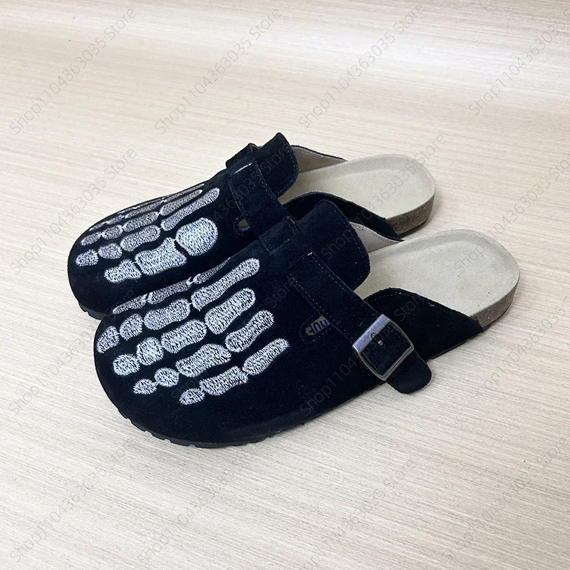 

2025 bone embroidered flat shoes, fashionable women's slippers, new niche design, casual and comfortable, wearing with toe caps