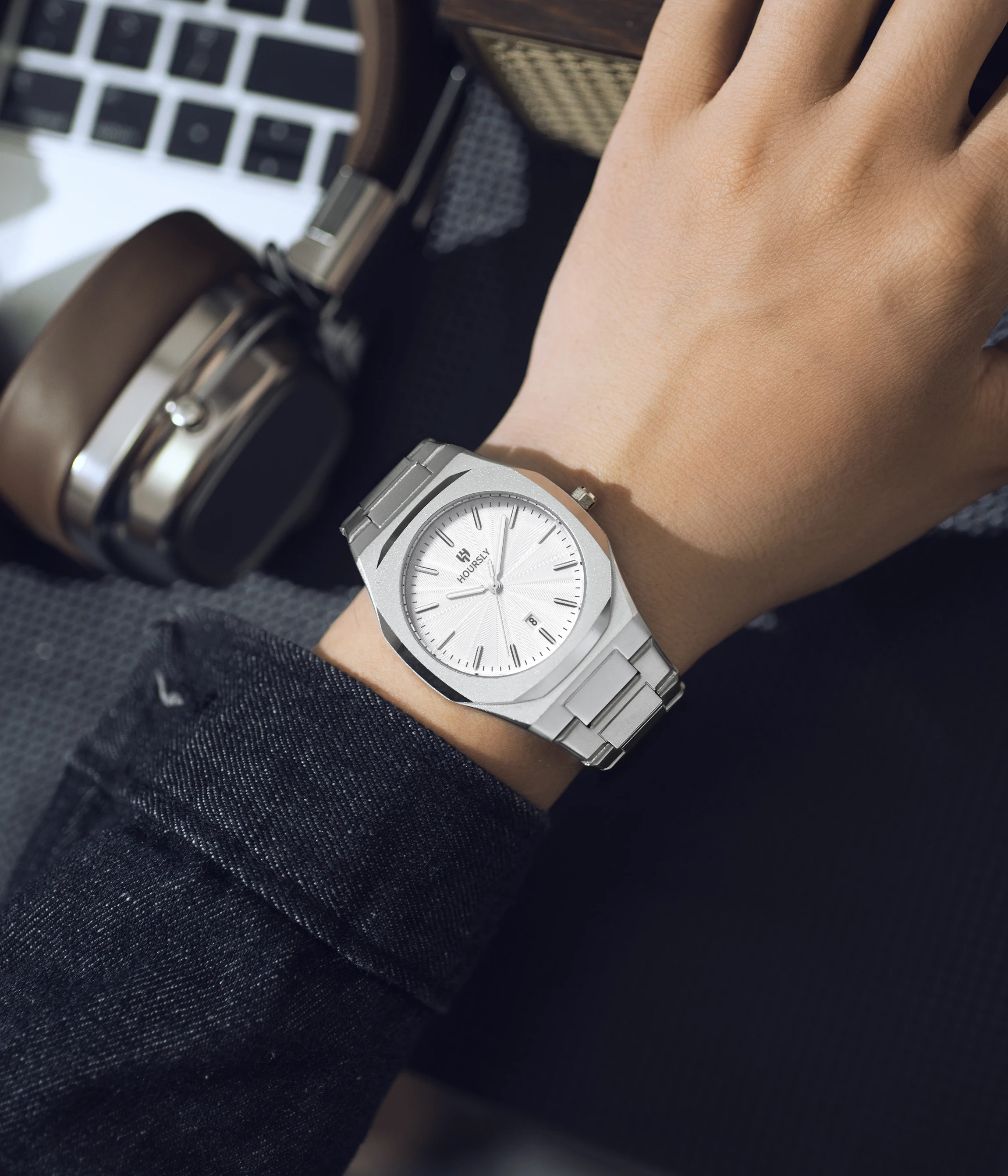 New Personalized Trendy Texture Dial Men Quartz Watch Steel Strip Fashion Leisure Life Waterproof Luminous Calendar Quartz Watch