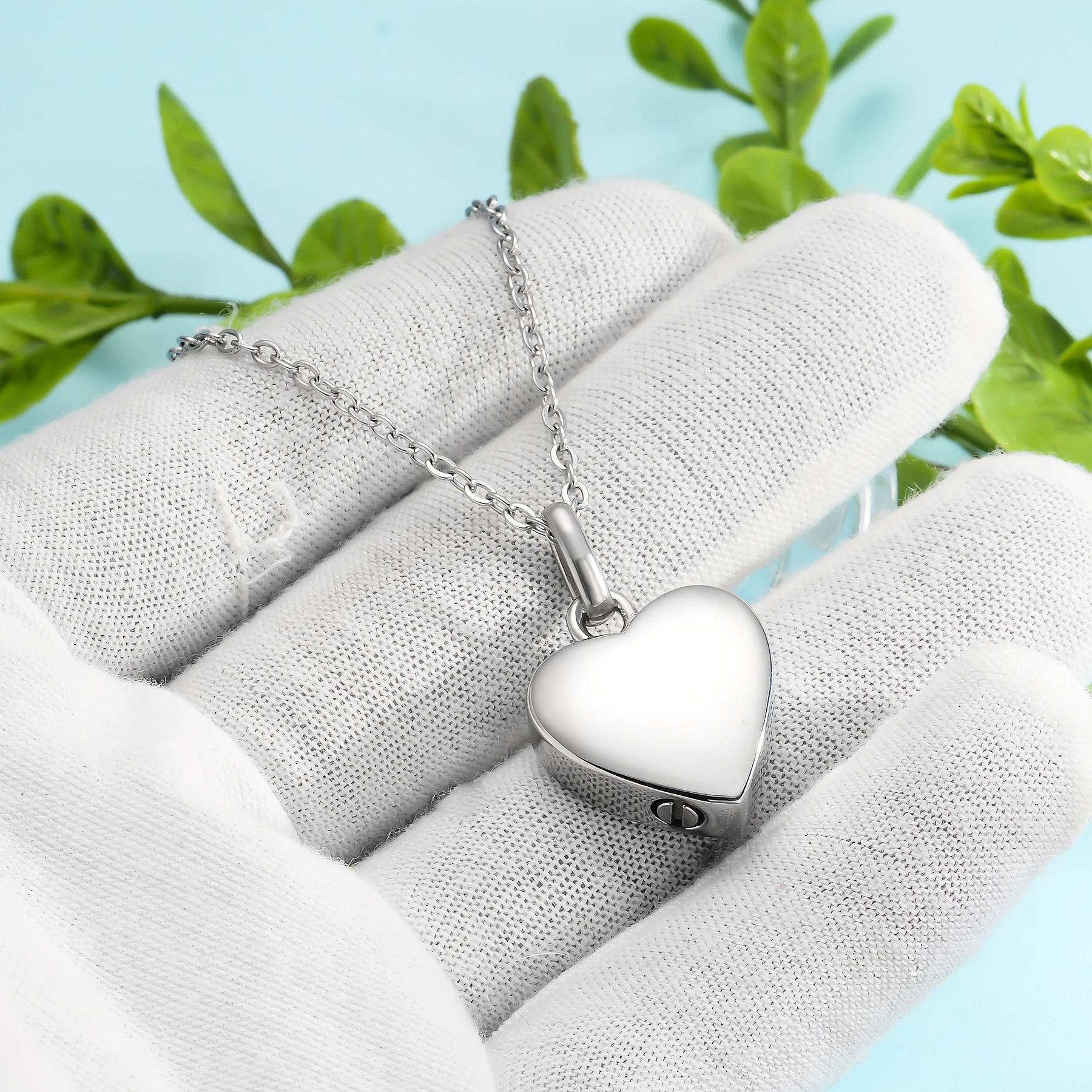 Pet Cremation Jewelry Memorial Urn Necklace for Ashes Love Heart Pendant Stainless Steel Ashes Holder Custom Engravab Keepsake