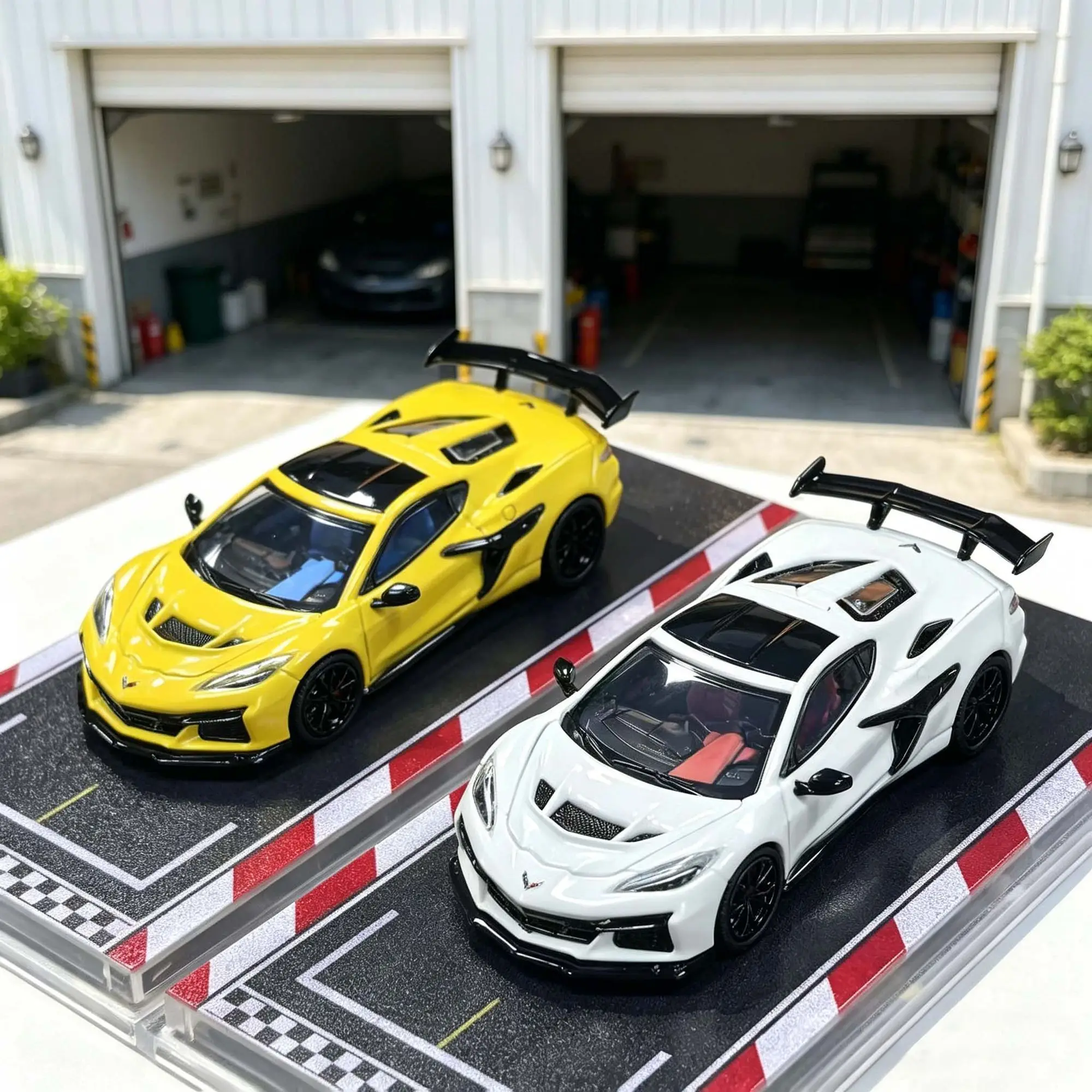Coche de aleación a escala 1:64 FW Corvette C8 ZR1, modelo de coche en miniatura para colección o regalo.