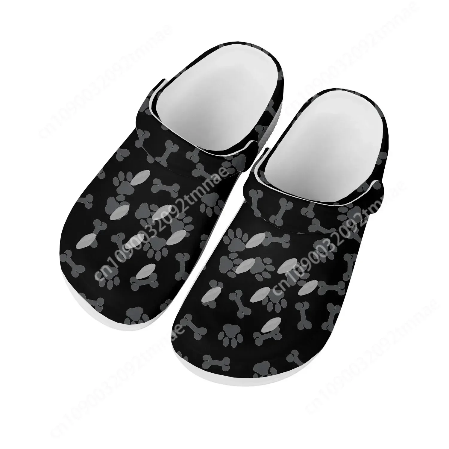 Zuecos de casa con estampado de pata de perro para hombre y mujer, zapatos de agua personalizados, zuecos de jardín transpirables con agujeros para la playa, color blanco