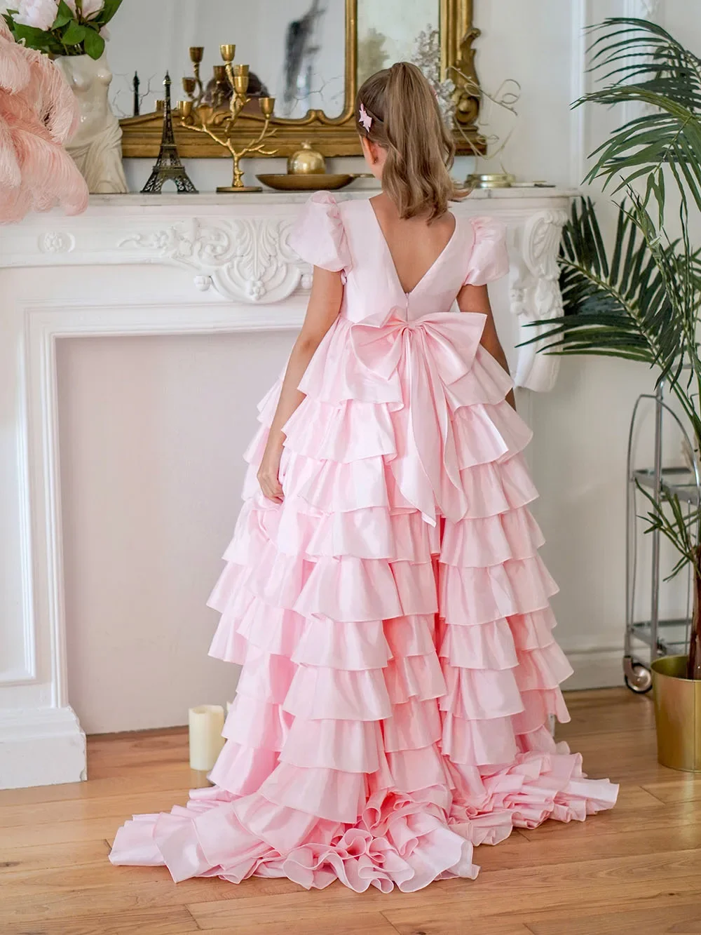 

Pink Flower Girl Dress Satin For Wedding Layered Ruffles With Bow Elegant Princess Child First Eucharistic Birthday Party Dress