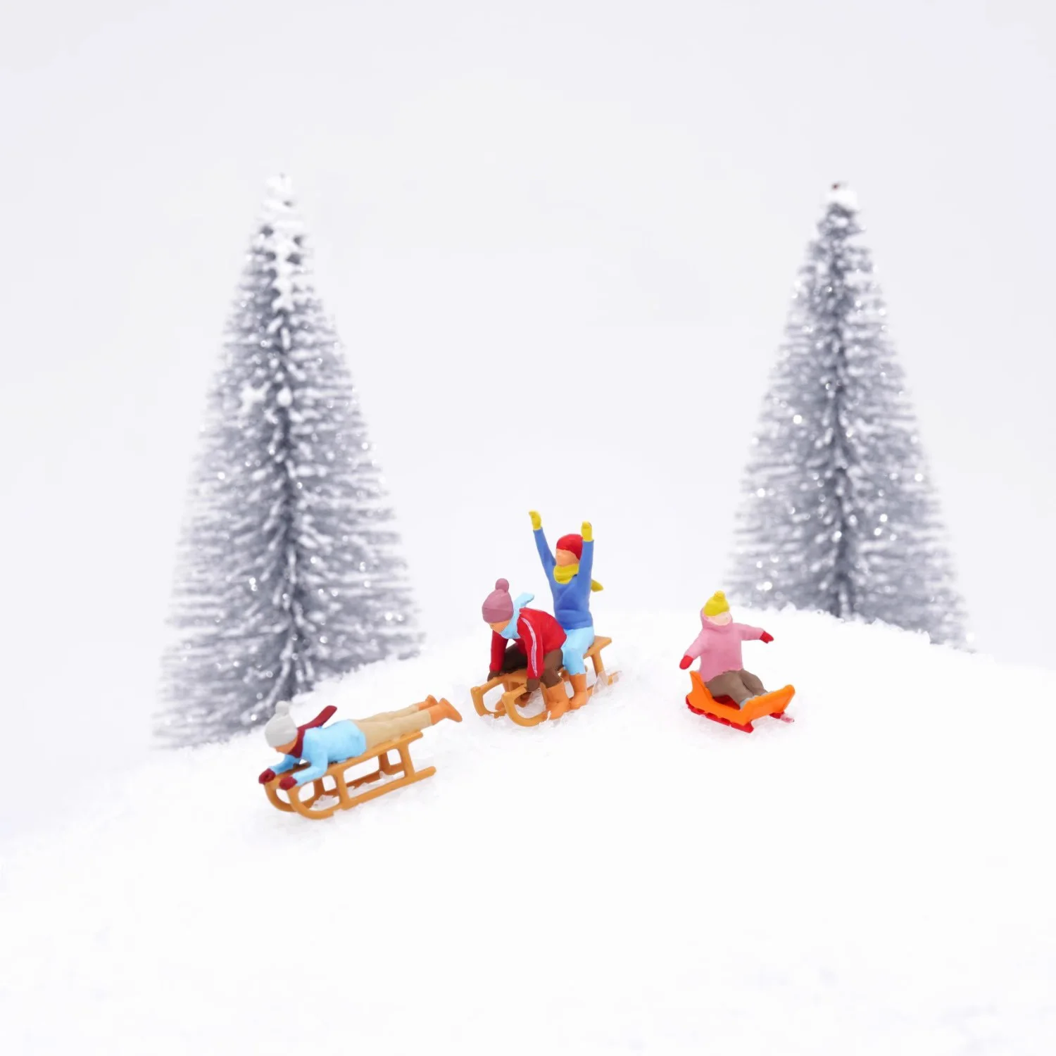 Resin Diorama 1/64  Skier Kid Miniature Figures Miniatura 1/87 Minifigures Microlandscape Model DIY Figure Collectible