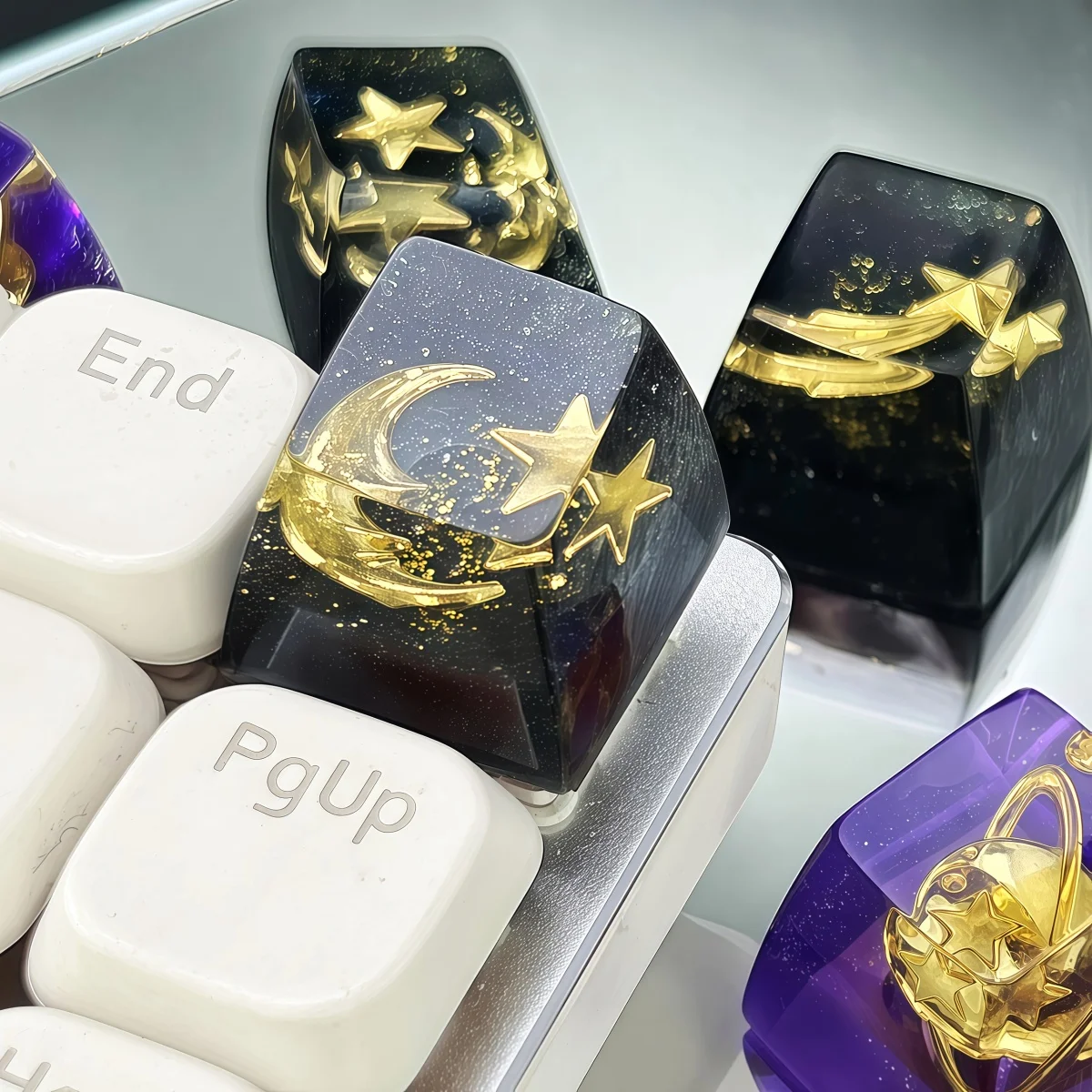 Artisan Customized DIY Mechanical Keyboard Resin Keycaps Pretty Sun And Moon/Stars Design Custom Keycaps for Keyboard