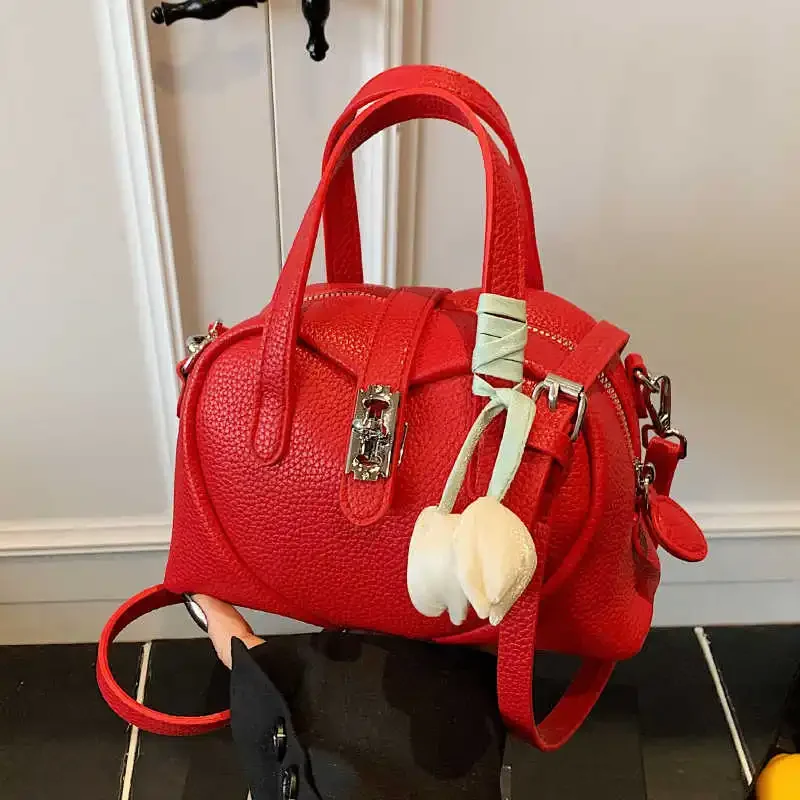 

Women New PU Leather Handbag With Flower Pendant Commuter Versatile Crossbody Bag Fashionable French Stylish Simple Shoulder Bag