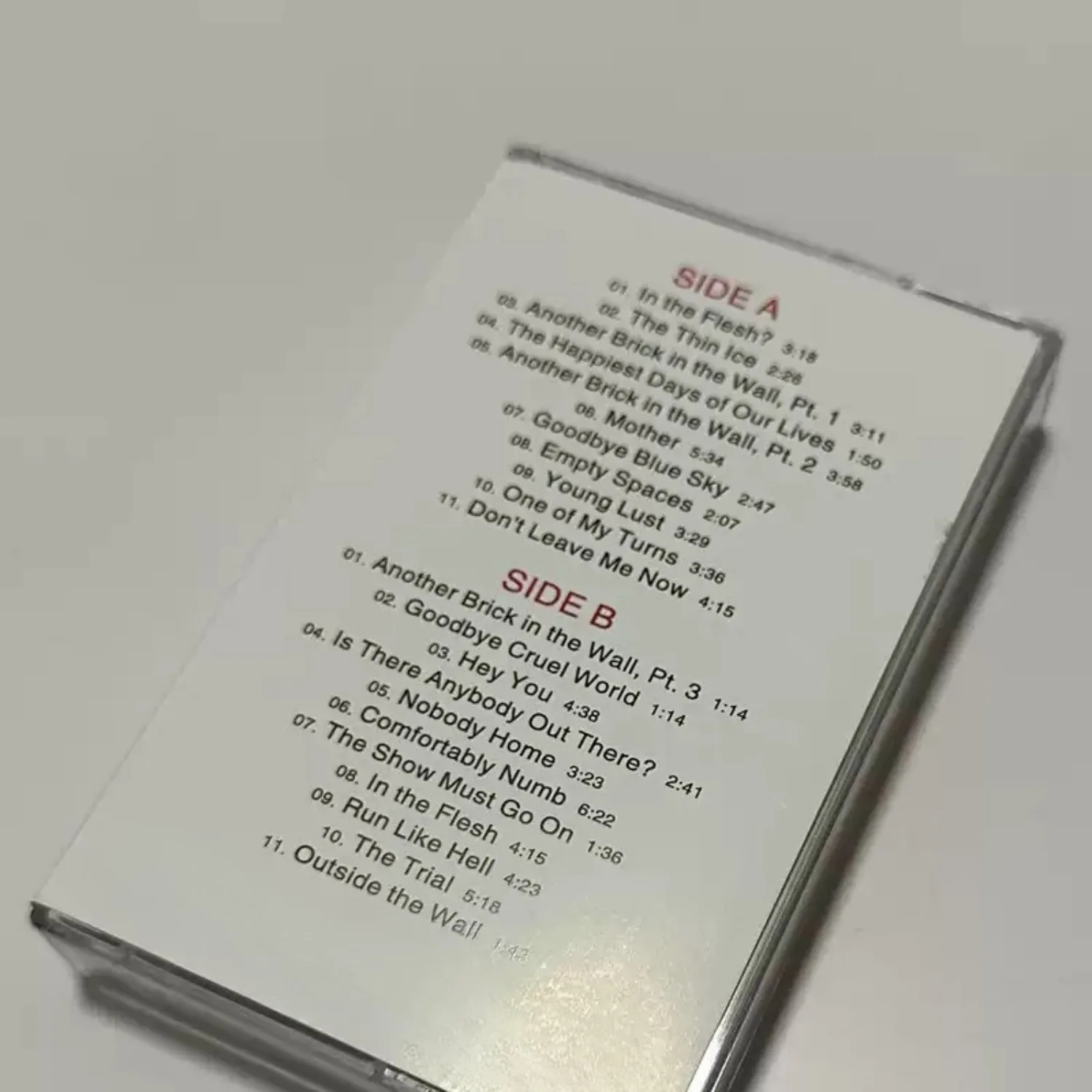 The Wall Cassette Tape, Epic Progressive & Concept Rock com Narrativa Temática e Arranjos Icônicos