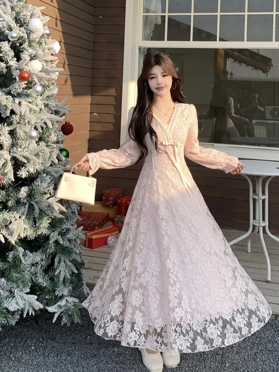 

plus Size Women's Lace V-Neck Dress Spring Summer New Style A-Line Flared Long Skirt High Waist Embroidery Soft Style Commute...