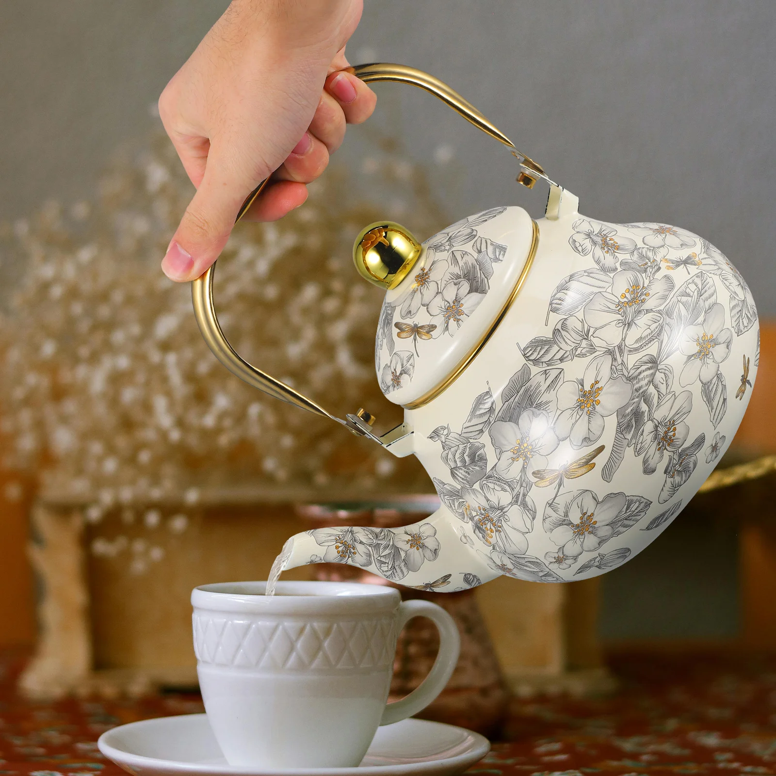 

1pc Retro Enamel Kettle 2.0L Vintage Tea Pot Enameled Teakettle Water Boiling Pot Household Serving Kitchen Gadgets