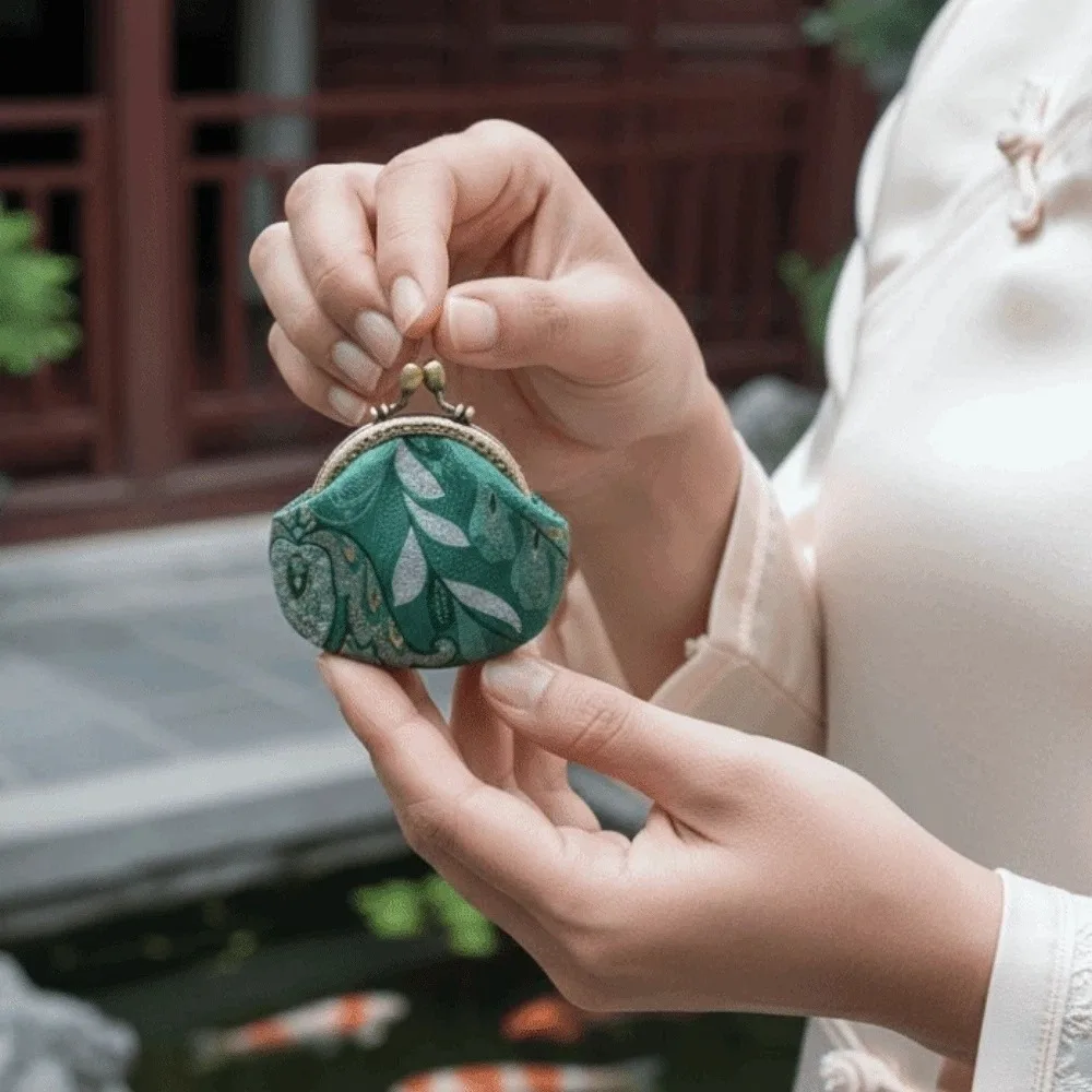 Anti-lost Kiss Lock Coin Purse Thickened Polyester Brocade Mini Pouch Chinese Style Portable Embroidered Small Pocket Necklace