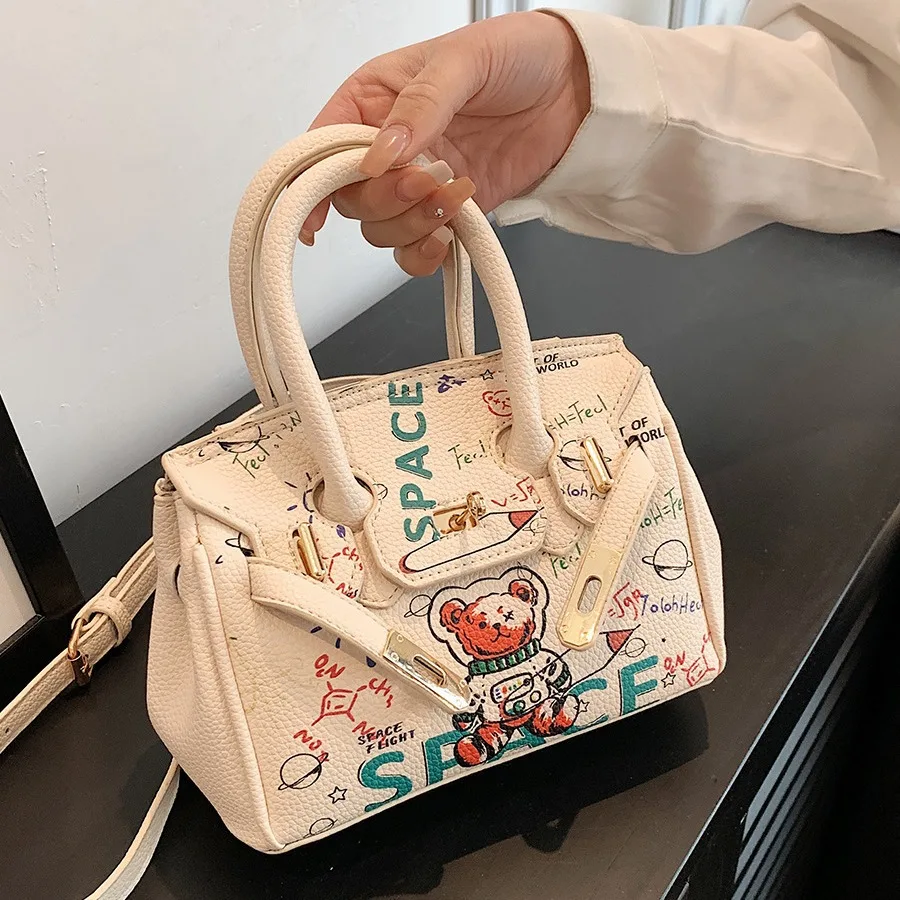 

Bear Print Tote Bag, Cute Birkin Style Purse for Work, 2026 Novelty Crossbody Bag, Fashionable Yet Functional Day Bag