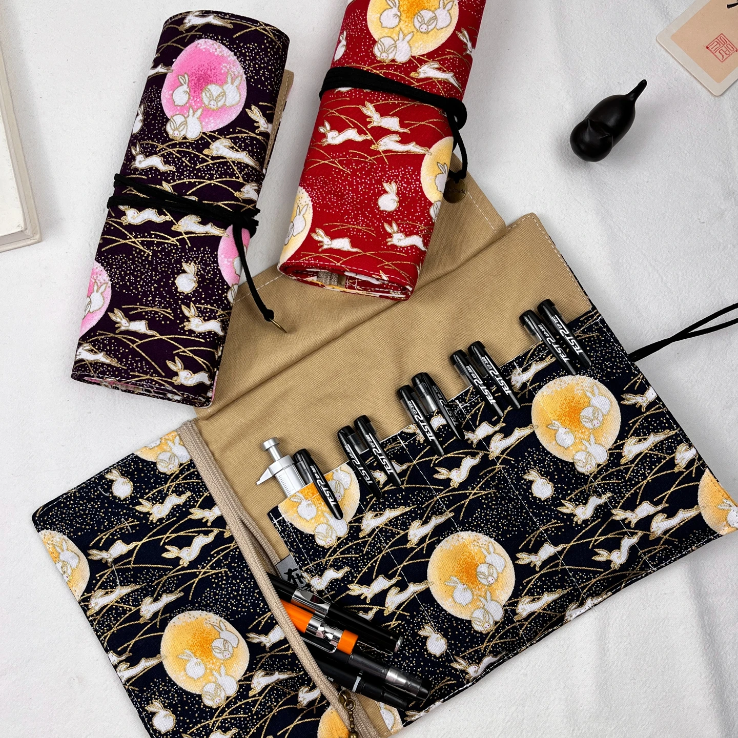 

Handmade Fabric Pencil Bag Large Capacity Pencil Curtain Stationery Storage Bag Pen Bag Portable Rolling Curtain