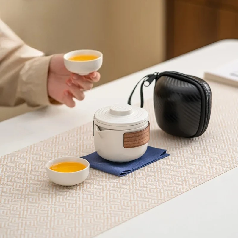 4 Piece Portable Ceramic Teacup Set Travel Kung Fu Tea Outdoor Camping Set with One Teapot And Two Cups as Gift