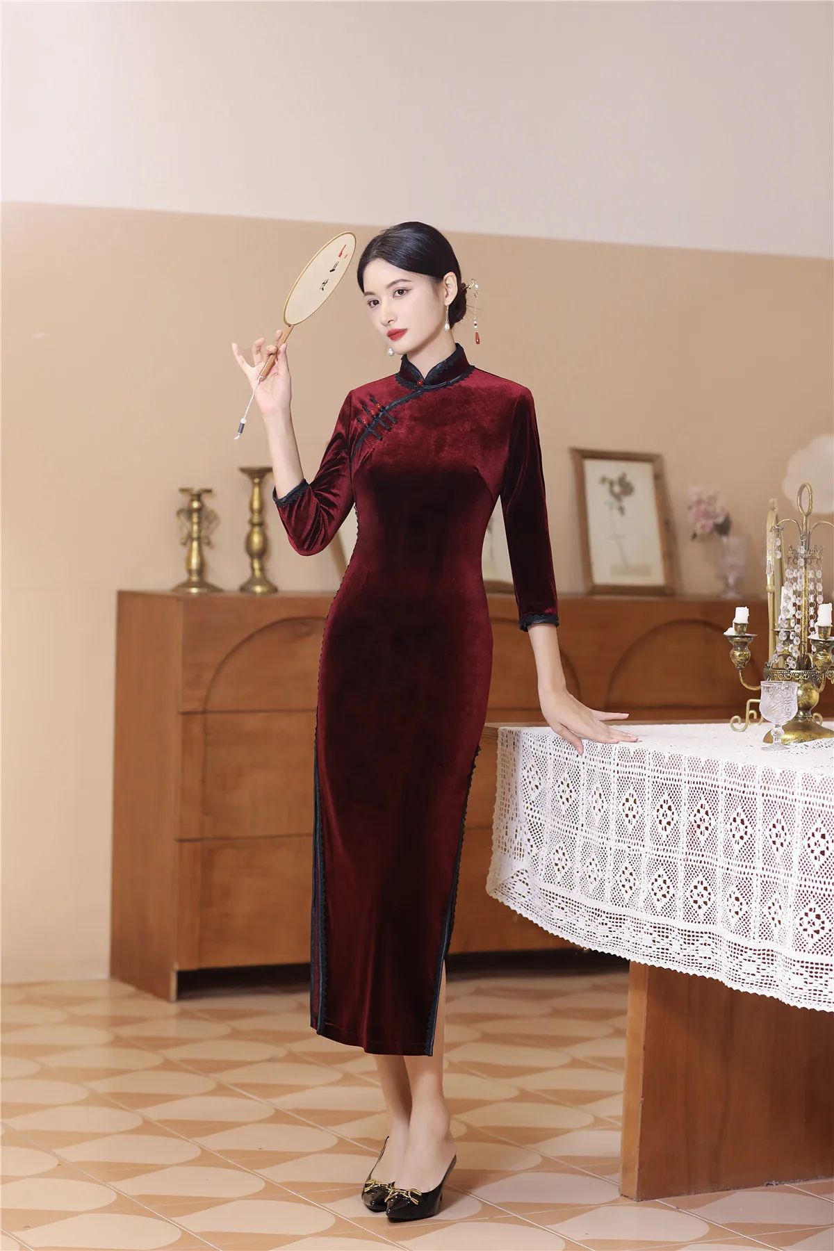 

Shanghai Story Women's Velvet Long Cheongsam Qipao 3/4 Sleeve Mandarin Solid Maxi Chinese Traditional Dress