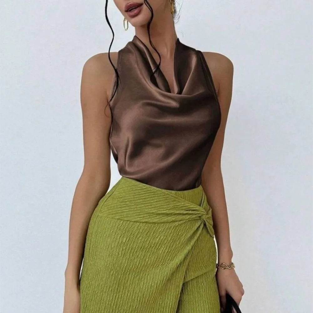 

Women's T-shirts Slim Fit Solid Color Fashionable Elegant Commuter Style Tops Sleeveless V-neck Pleated Satin Clothes