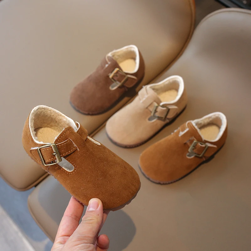 

Детская обувь на плоской подошве, зимняя нескользящая обувь на мягкой подошве для малышей, брендовая кожаная обувь для мальчиков и девочек, теплые модные кроссовки в стиле ретро