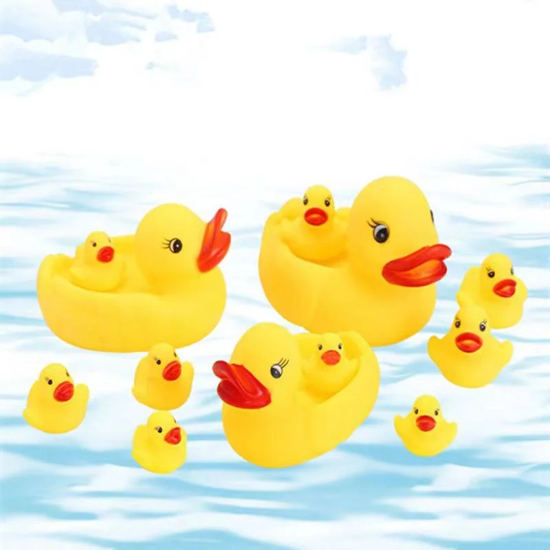 Duckling children\'s toys for splashing in the water, baby bath and bath toys, soft materials, a pinch to make a sound