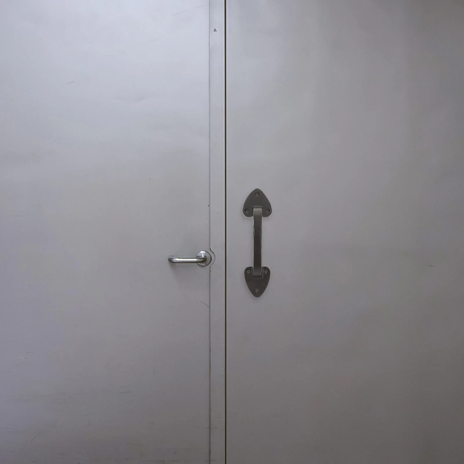 

Black Cast Iron Garage Door Handle Heavy Duty Sliding Barn Door Pull for Wooden Gates Shed Patio Interior Exterior Use