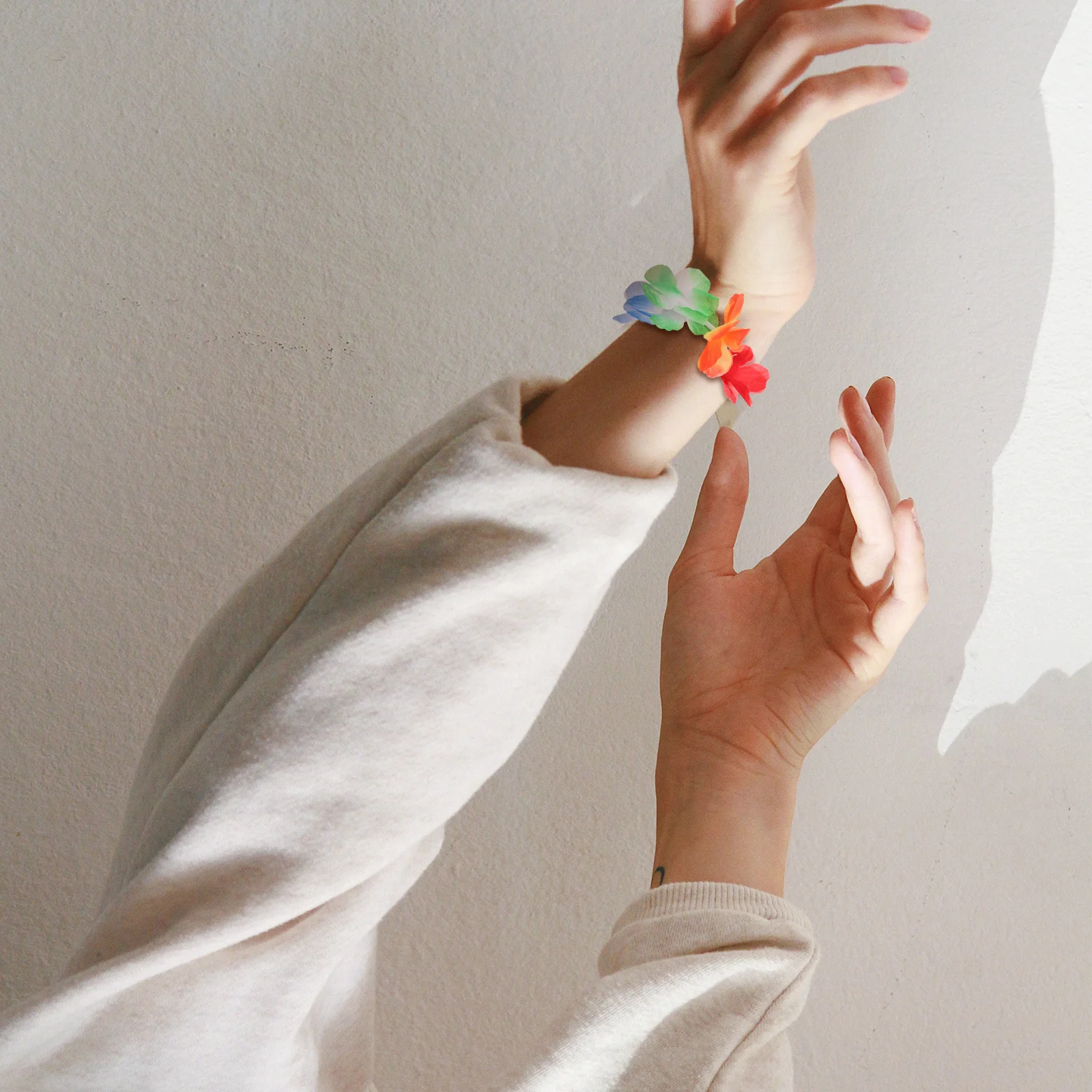 

10Pairs Colorful Hawaiian Wreath Wrist Straps Party Supplies Luau Photography Prop Hand Decor