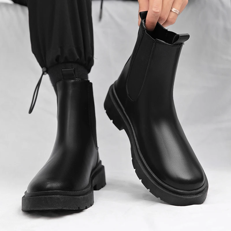 Botas  Masculinas 2025 Novo Verão Cano Alto Chelsea One-Touch Trabalho Couro Impermeável Esporte Sapatos Pequs de Couro