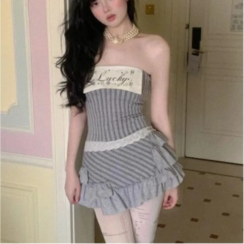 

Y2K Streetwear Strapless Mini Dress Women Vintage Striped Ruffle Hem Bodycon Dress Lace Trim Sexy Clubwear Summer Outfits 2025