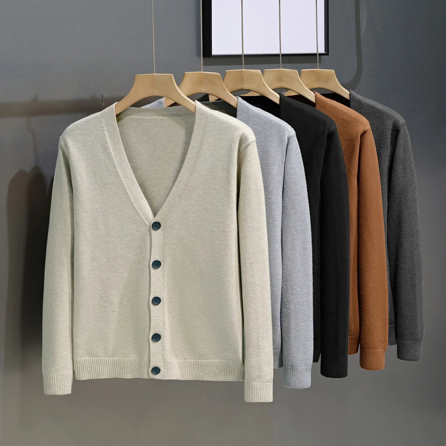 

Свободный повседневный вязаный кардиган, мужской свитер Long Sve V-Ne, простая ленивая уличная одежда, кондиционер irt, осенняя молодежная одежда...