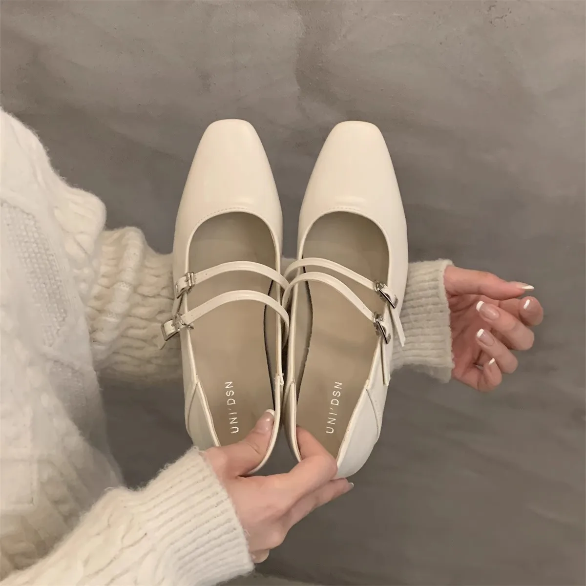 Kobiety Luksusowa muszka Mary Janes Kobiety Square Toe Shiny Leather Flats Ballets Femmes Silver Dance Party Ball Bridal Wedding Shoes