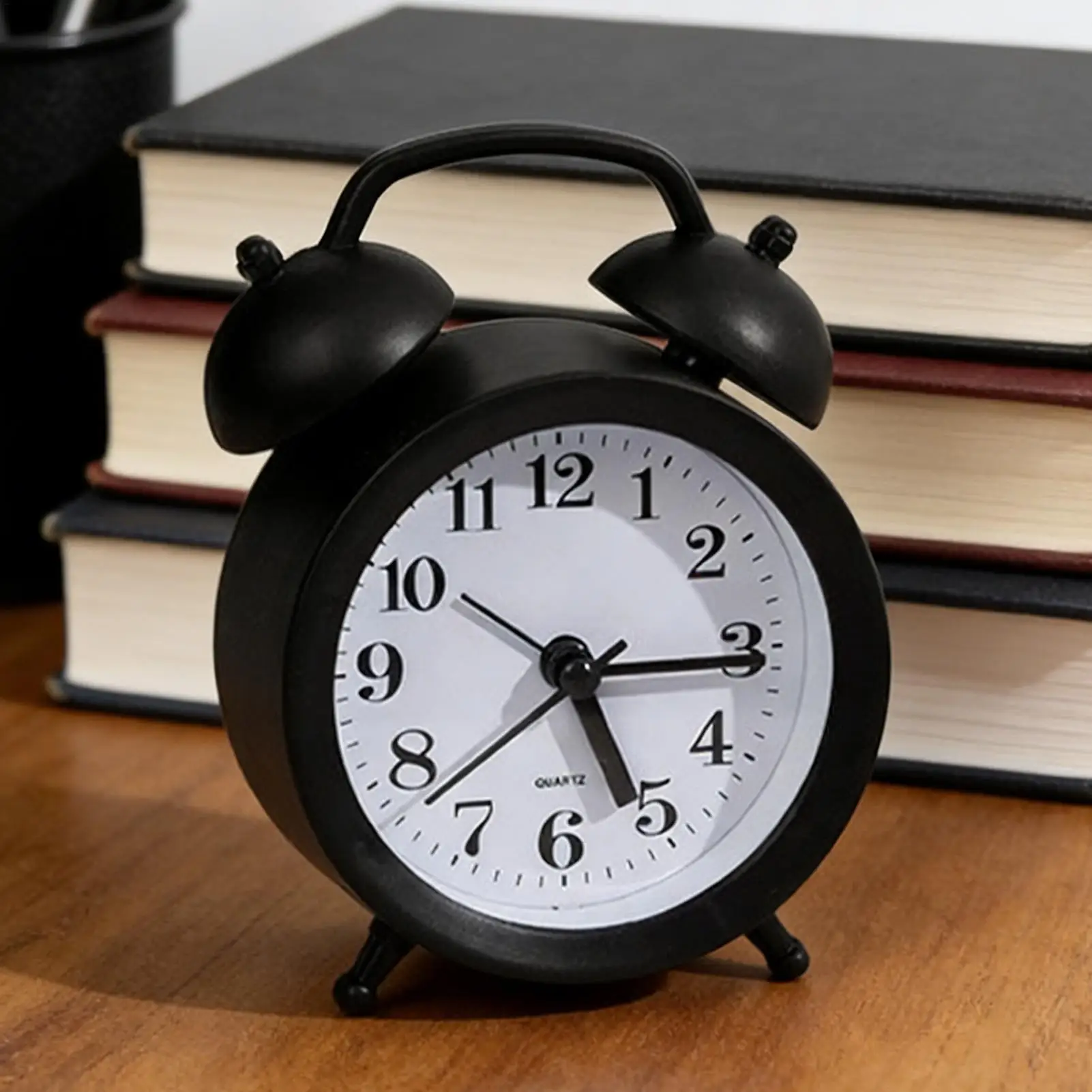 Retro Loud Alarm Clock Battery Operated Silent Decor Clocks Home Bedside Pointer Clock Desktop Mini Travel Alarm Clock