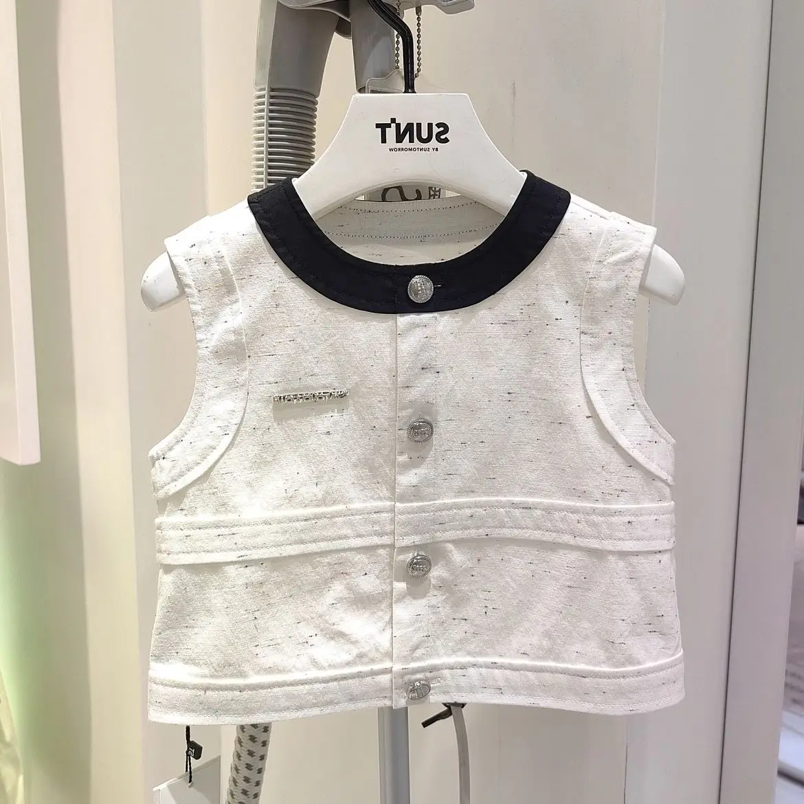 

2025 Girls' Spring/Summer New Style Children's Stylish Vest Set Large Children's Top and Half Skirt Two Piece Set