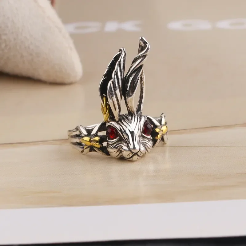 Vintage Alice Ring Men and Women Trend Dark Wind Red Eyed Rabbit Index Finger Ring Fashion Personality Cold Style Jewelry