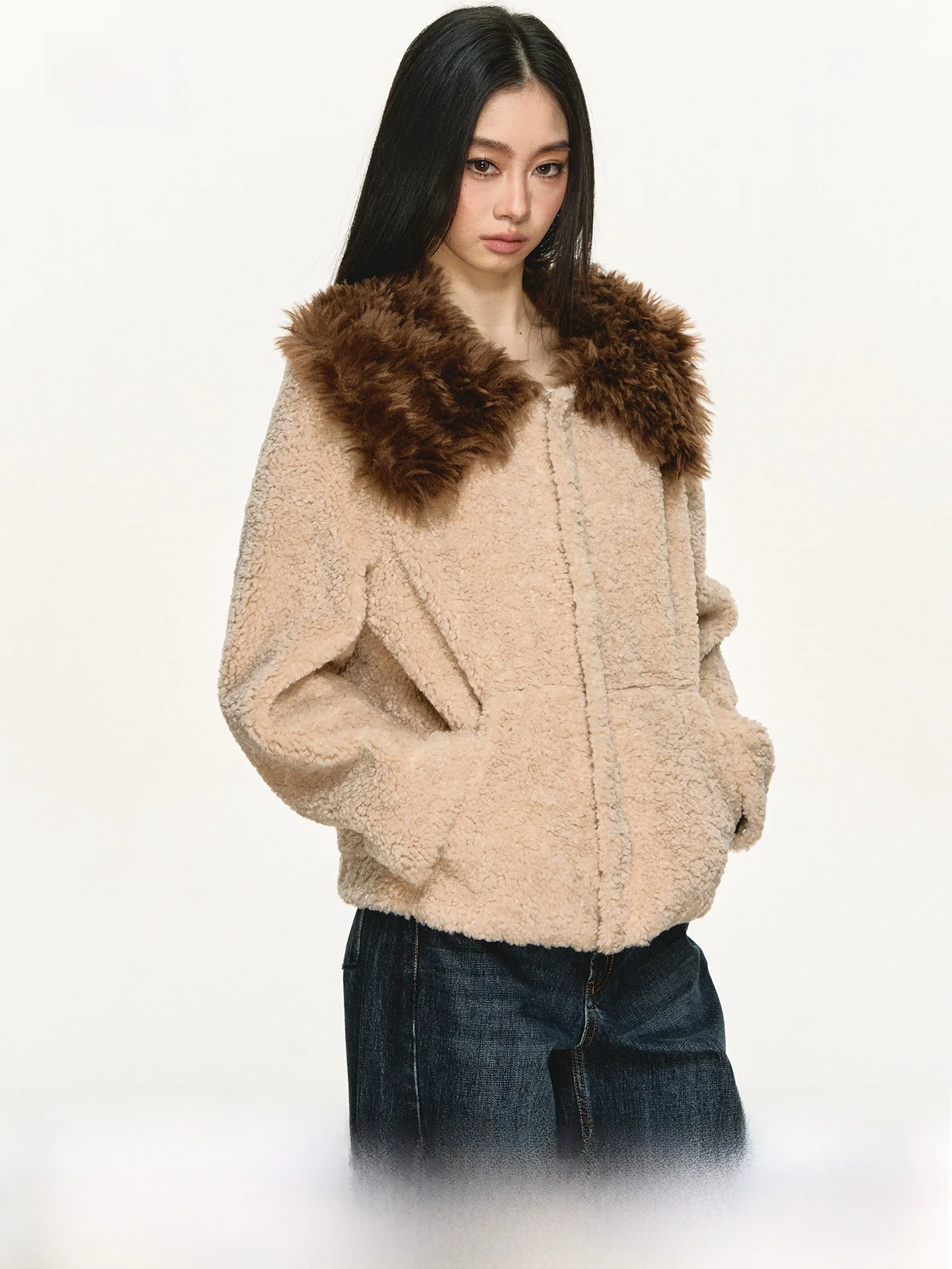 

Женская зимняя теплая куртка Anna Aneae из овчины с воротником и вставками из кожи, прямого кроя, с длинными рукавами