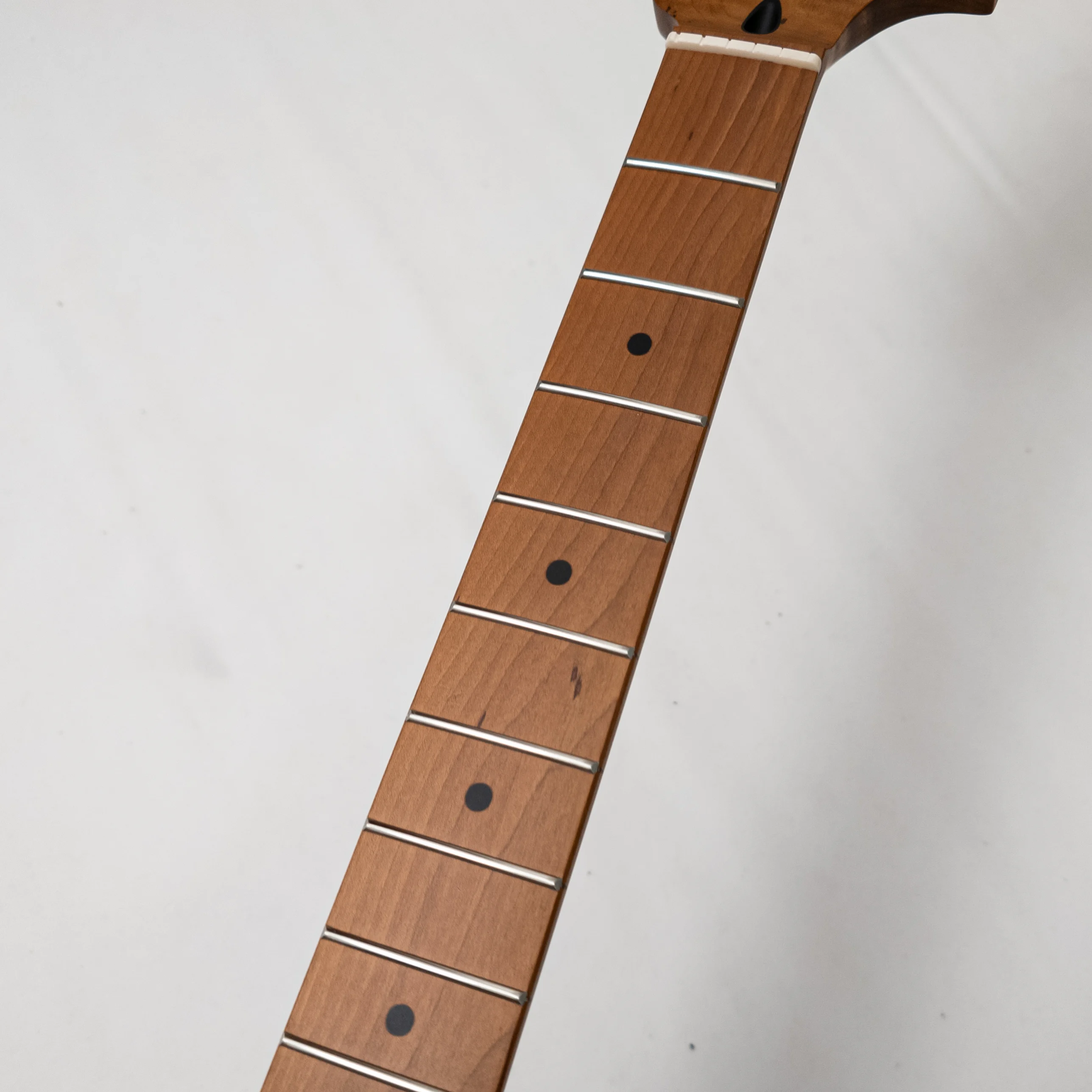 

Roasted Maple Large Headstock Guitar Neck Maple Fingerboard 25.5" Scale 22 Frets Modern C 9.5 Radius