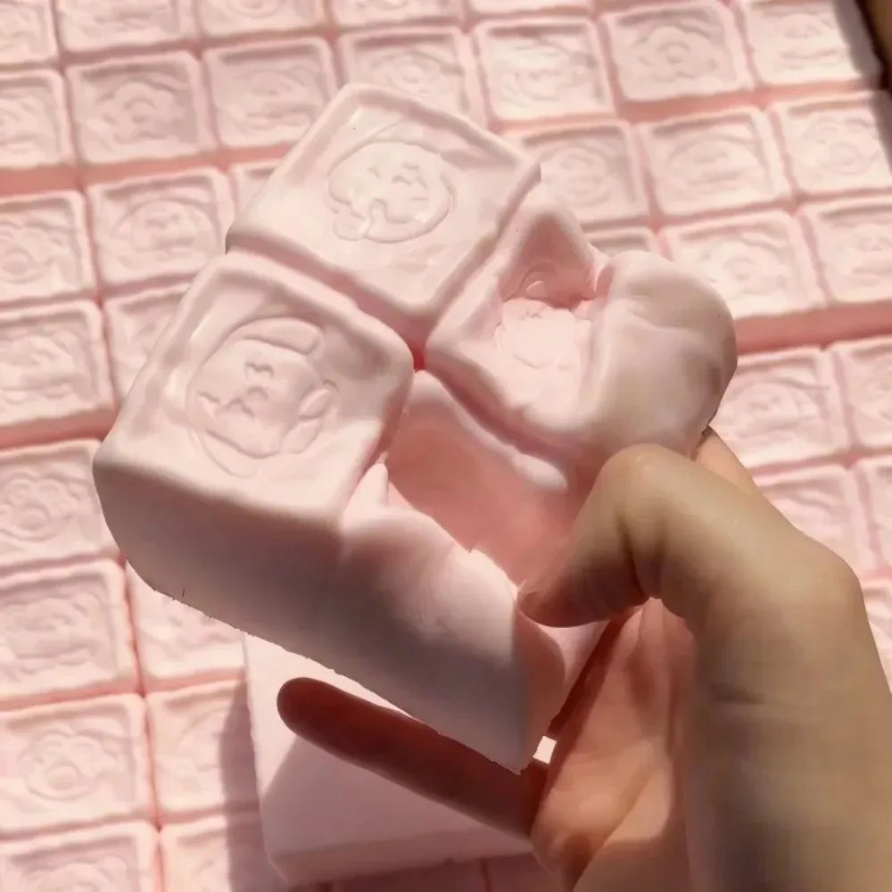 Juguete Sensorial Antiestrés de Cubo de Pastel de Leche con Chocolate y Fresa, Juguete Blandito para Apretar, Alivio del Estrés y la Ansiedad