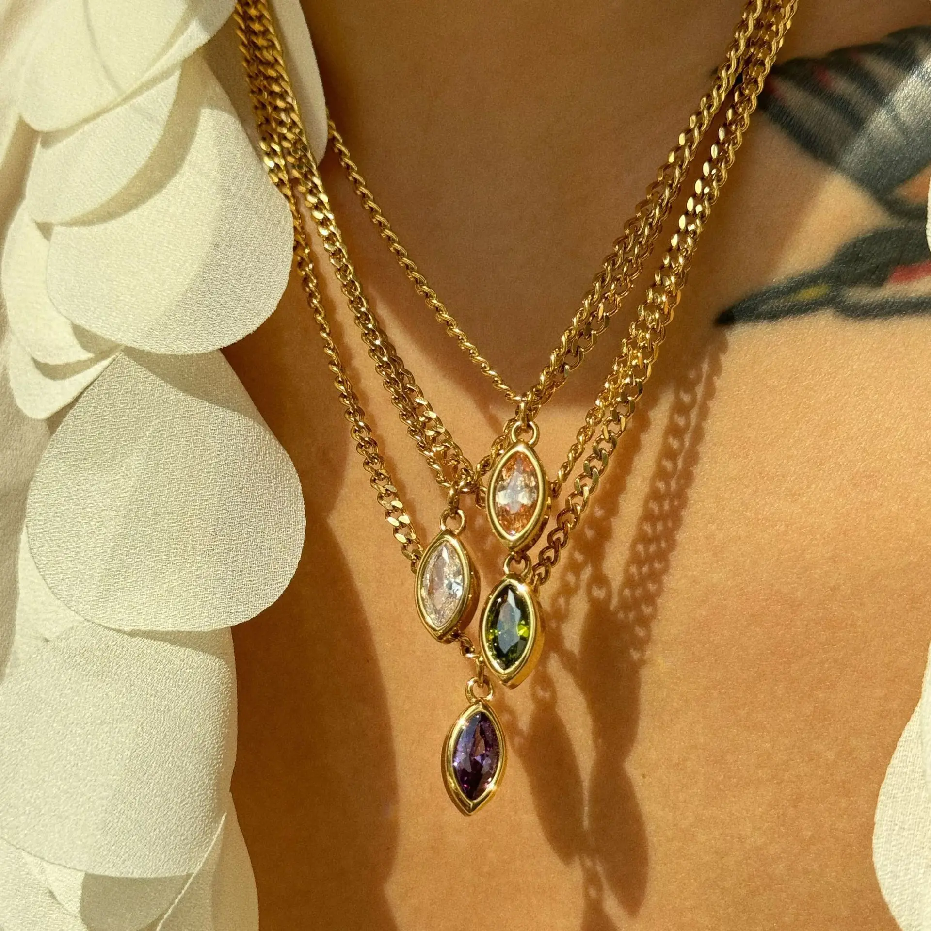 Damen-Halskette mit Zirkonia-Anhänger aus 18 Karat vergoldetem Edelstahl, geeignet für alltägliche und Hochzeitsgeschenke für Frauen