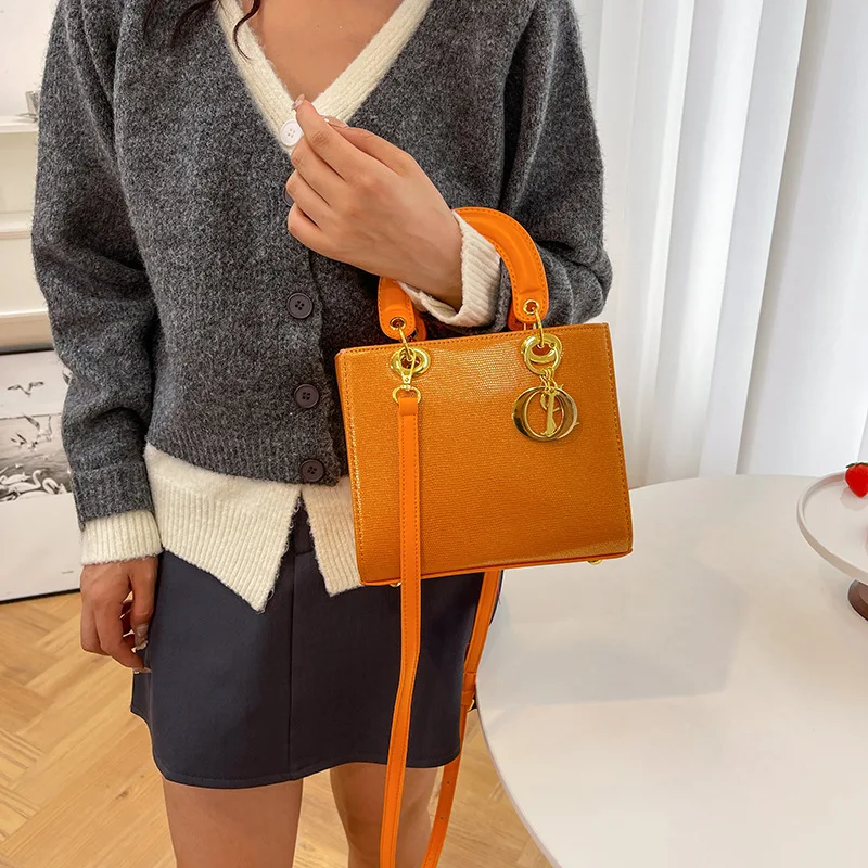 

‌New 2025 Glossy Diana Bag - Luxury Women's Shoulder Purse, Fashionable Niche Messenger Bag for Versatile Outfits‌