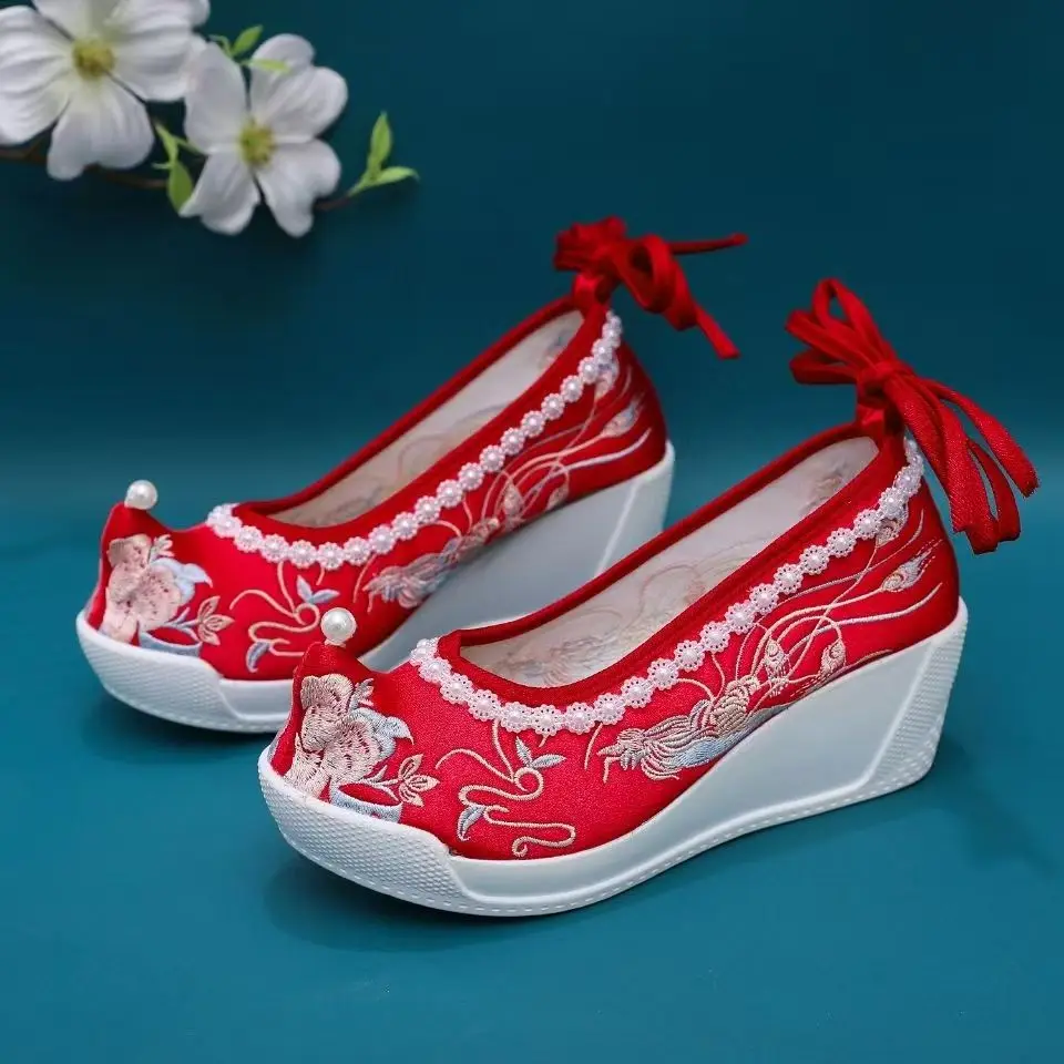 

Women's New Wedges Silk Embroidered Shoes Ethnic Style Thick Sole Cocked Shoes Toe Hanfu Shoes High Heel Red Wedding Shoes