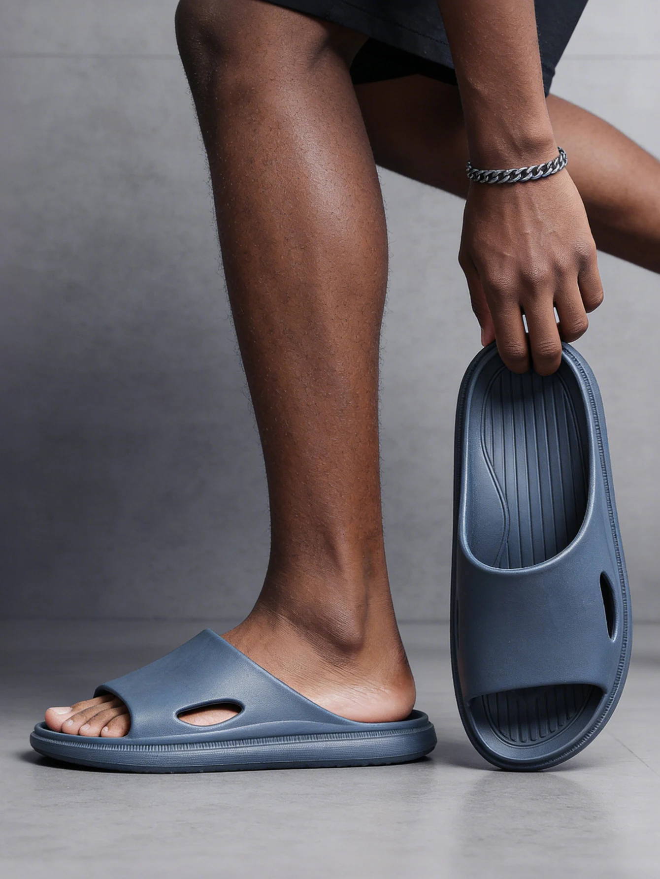 Men's Summer Casual Simple Fashion Solid Color Flat Slip-On Eva One-Piece Beach Slippers for Outdoor and Home Use, Large Size, Lightweight and Comfortable Slide-On Sandals image 4