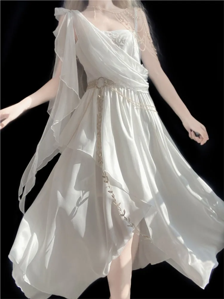 

Elegant and fashionable irregular dress with a wandering style