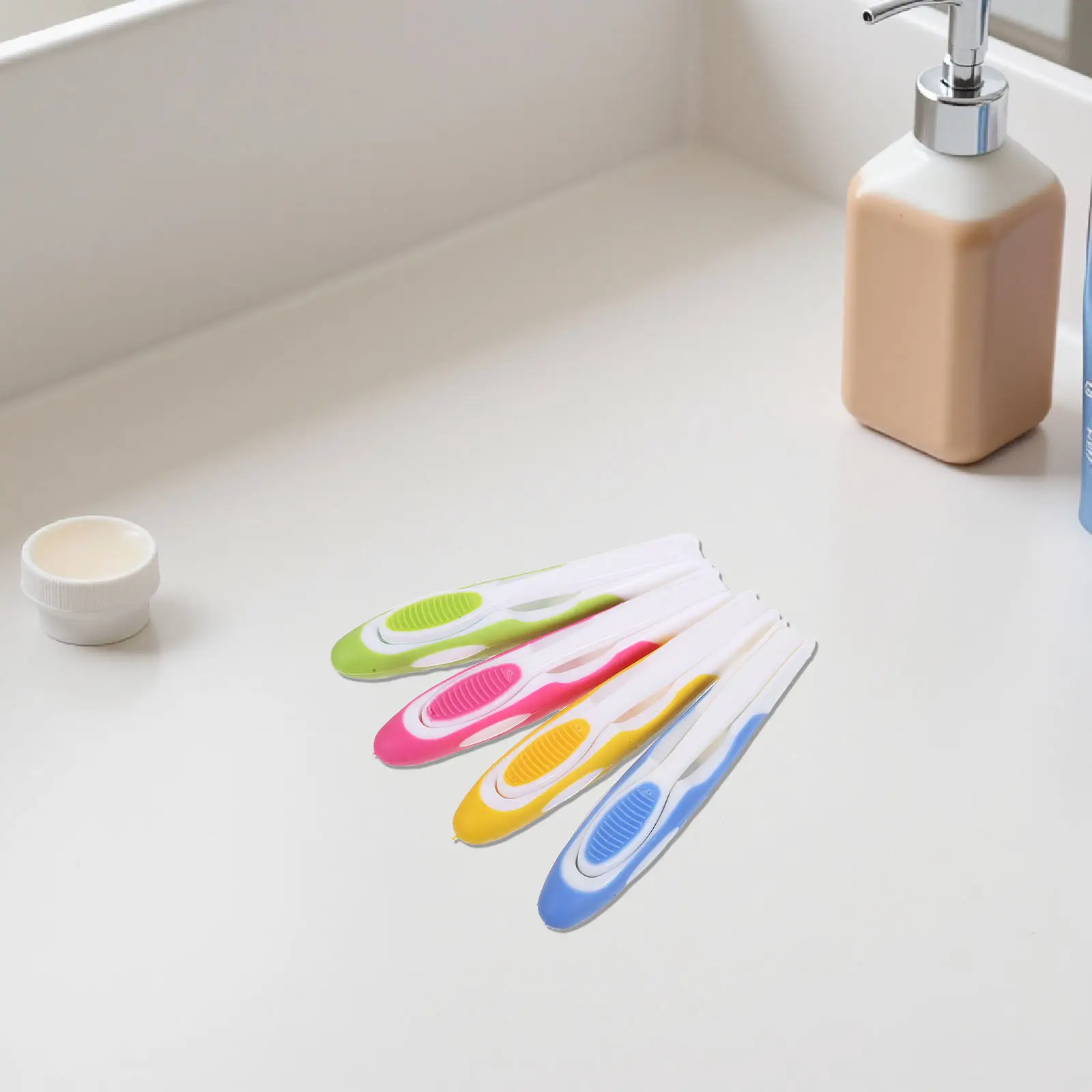 

Складная зубная щетка, 4 шт., портативная, с мягкой щетиной, дорожный набор зубных щеток для кемпинга, походов, гостиничных принадлежностей, активного отдыха на природе