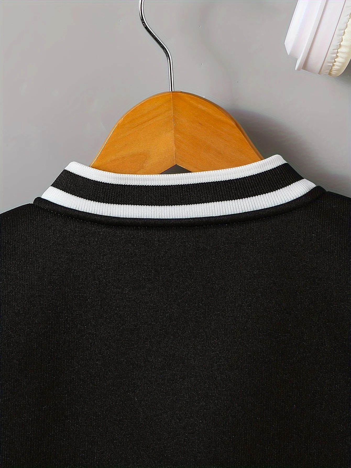 子供用野球ジャージ、感謝祭恐竜チーム、ポケット付き、ホリデーパーティー、背面プリント。 子供の贈り物