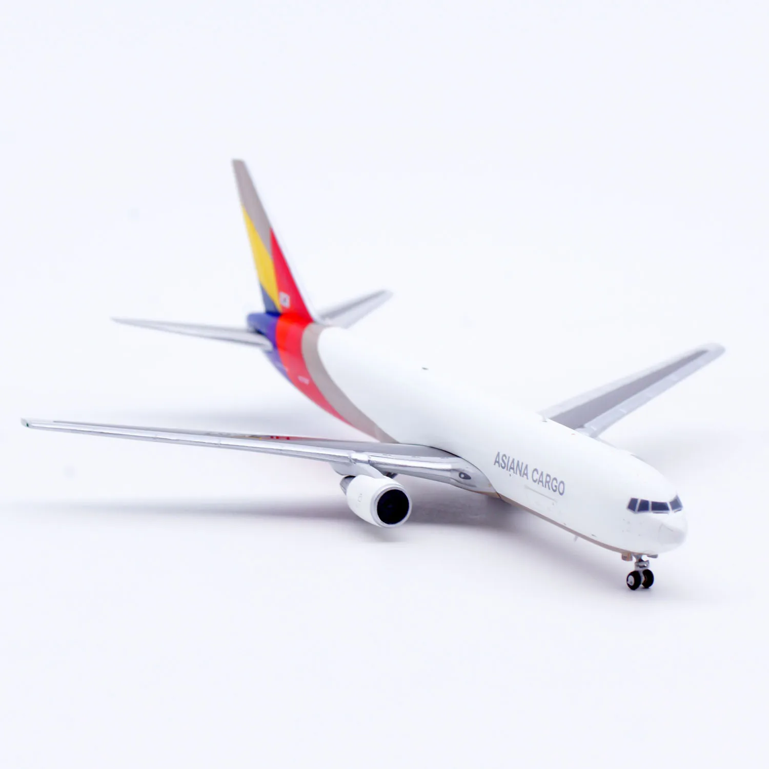 XX40687 سبيكة تحصيل طائرة هدية JC أجنحة 1:400 Asiana البضائع بوينغ B767-300 دييكاست طائرة نموذج طائرة HL7507 مع حامل