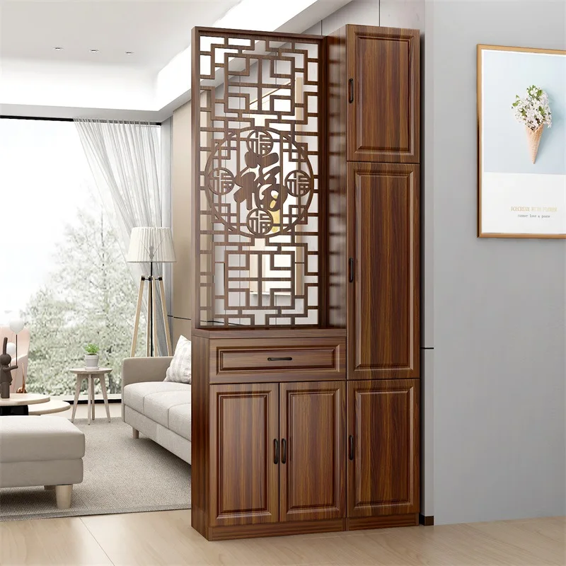 The screen partition the living room is simple and modern, shelf enters door, solid wood is facing door