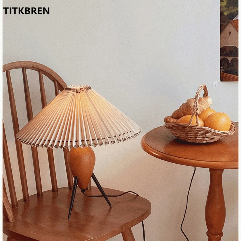 Medieval Decorative Pleated Table Lamp Vintage Origami Desk Light Living Room Bedroom Bedside Decor Fixture