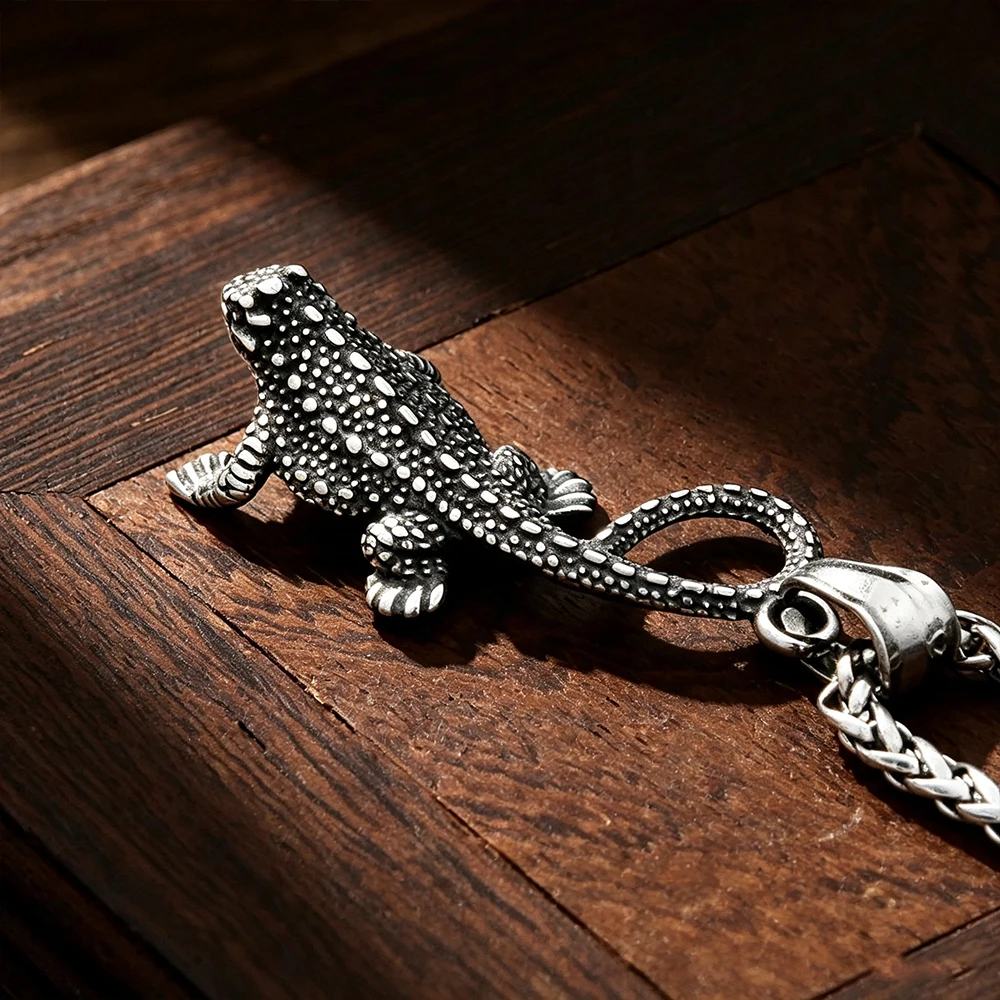 Lizard Pendant Necklace Unisex - Vintage Fashion Stores 评论和价格