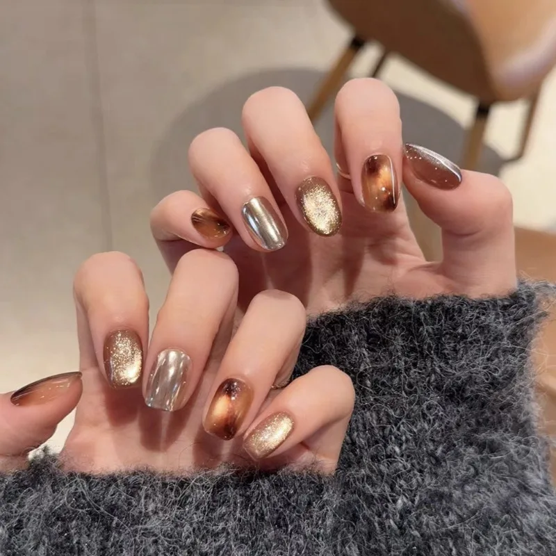 

24Pcs Fake Nails Ombre Amber Cat Eye Mirror Silver Press-On Nail Tips Perfect for Gifting To Girls This Fall/winter Season