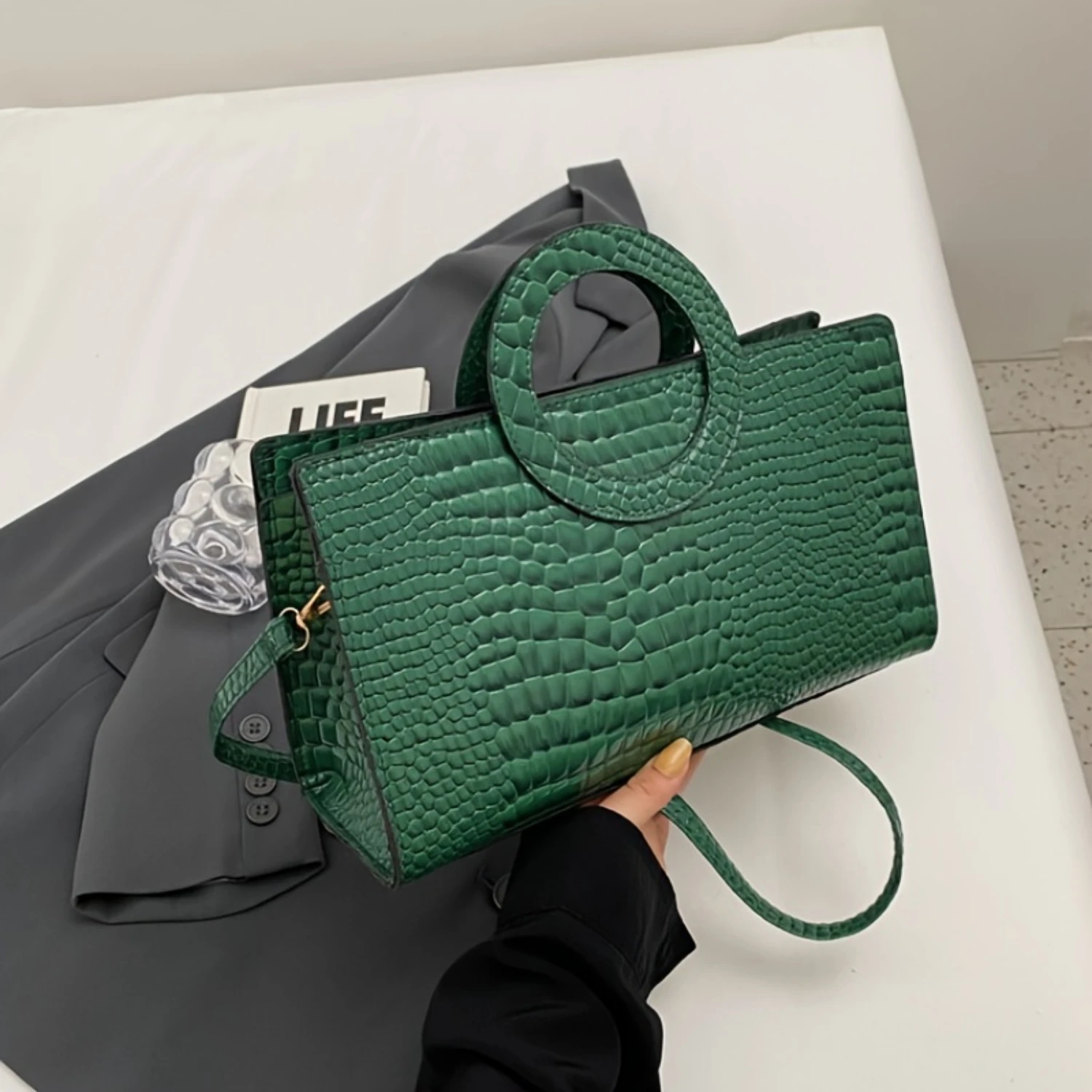 Classic Western Style Crocodile Pattern Shoulder Bag, Solid Color Top Handle Satchel Bag For Daily Use