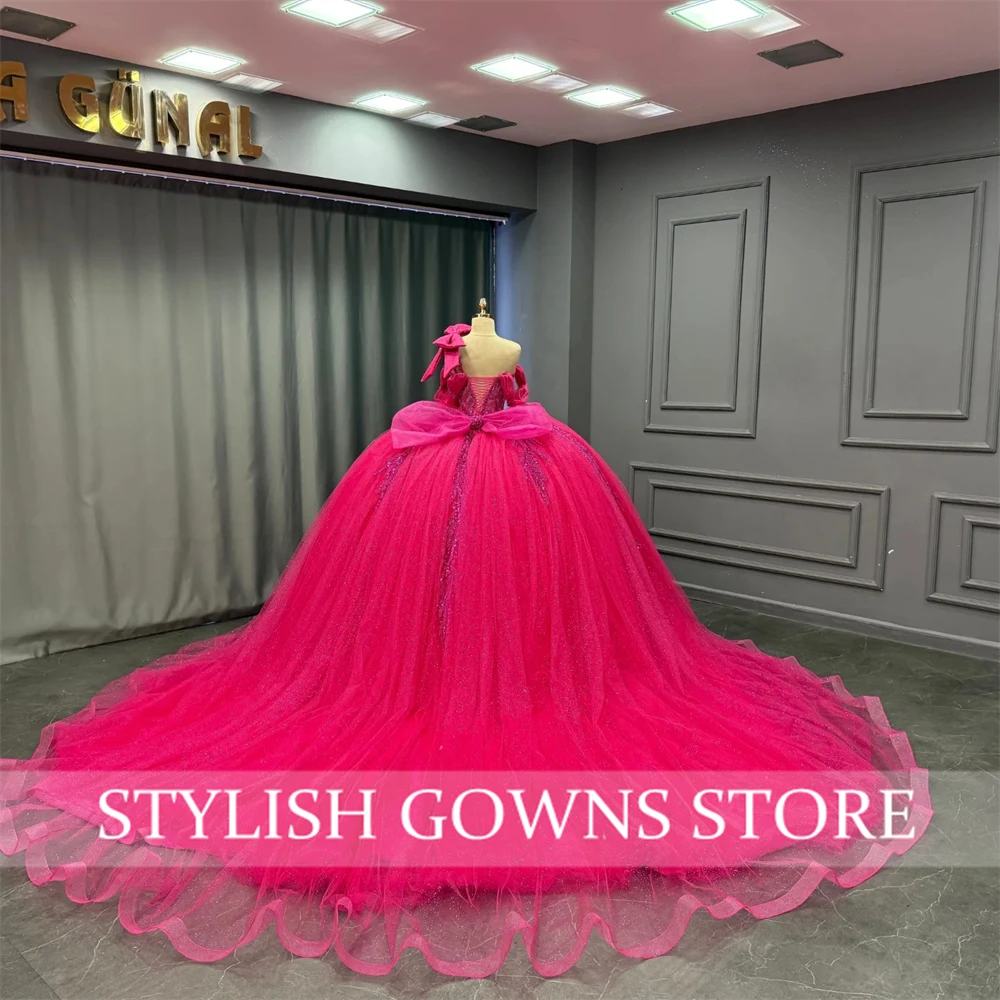 Suknia balowa Quinceañera w kolorze fuksji dla 15-latki, z kokardą, na jedno ramię, koronkowa, warstwowa, szyta na miarę, plus size.